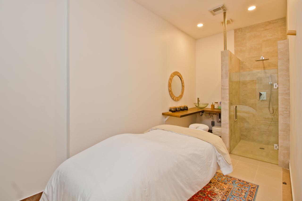 Banyan Bay Suites San Pedro  Dış mekan fotoğraf