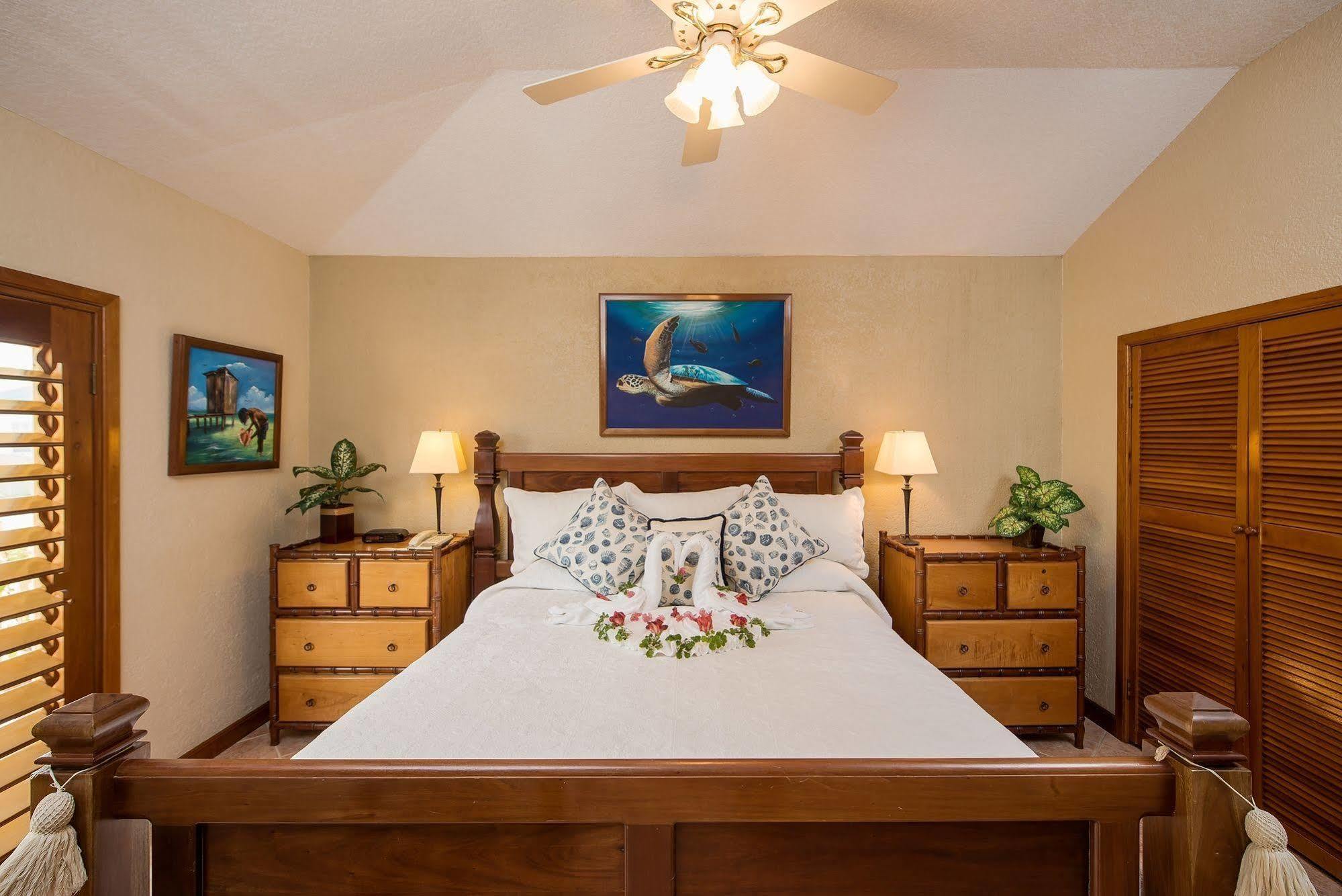 Banyan Bay Suites San Pedro  Dış mekan fotoğraf